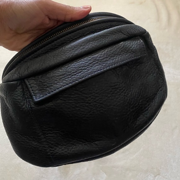 SOLD Vintage Genuine Leather Fannypack - Picture 2 of 5